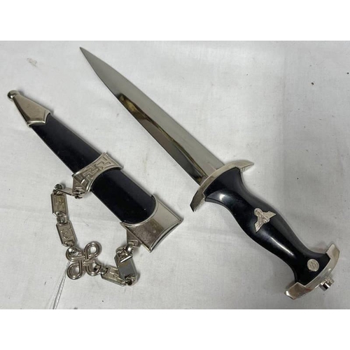 1005 - REPRODUCTION WW2 GERMAN SS DAGGER