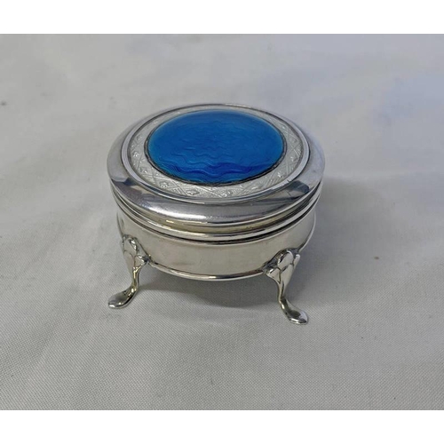 15 - GEORGE V SILVER & ENAMEL CIRCULAR RING BOX ON 3 SPLAYED SUPPORTS, THE LID WITH AN AZURE BLUE  ENAMEL... 