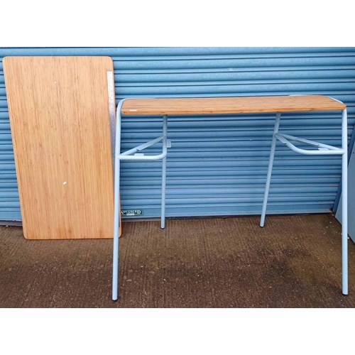 6016 - METAL FRAME STUDIO DESK