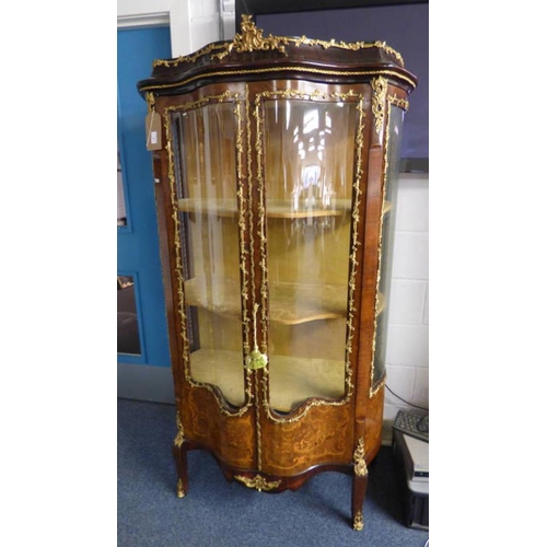 1 - 20TH CENTURY INLAID KINGWOOD DISPLAY CABINET WITH DECORATIVE ORMOLU MOUNTS & SHELVED INTERIOR BEHIND... 