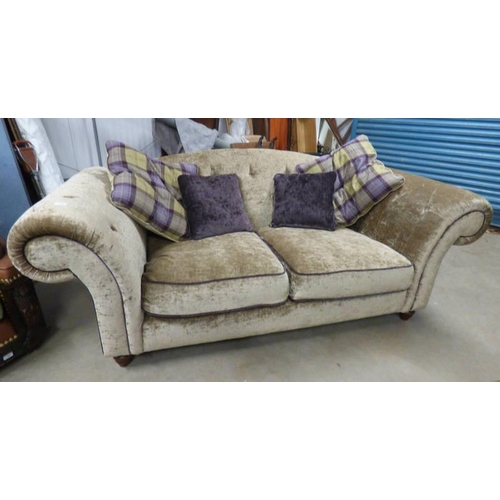 122 - BUTTON BACK CHESTERFIELD SETTEE