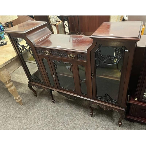 124 - EARLY 20TH CENTURY MAHOGANY CABINET WITH DRAWER & 3 GLAZED PANEL DOORS ON CABRIOLE SUPPORTS, 111CM T... 