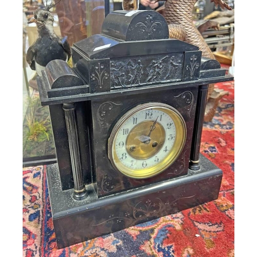 1371 - 20TH CENTURY SLATE MANTLE CLOCK WITH CORINTHIAN COLUMNS AND GILT SURROUND TO FACE.