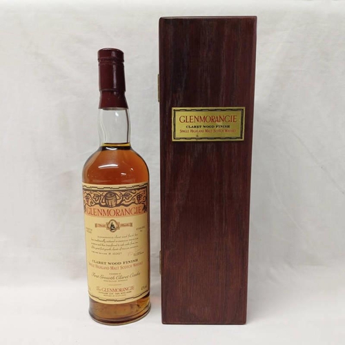 2082 - 1 BOTTLE GLENMORANGIE CLARET WOOD FINISH SINGLE MALT WHISKY - 70CL, 43% VOL IN WOODEN PRESENTATION B... 