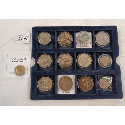 2135 - TRAY OF VARIOUS COINS TO INCLUDE 1677 CHARLES II CROWN, WITH C.O.A., 1696 WILLIAM III CROWN, WITH C.... 