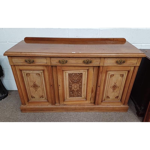 251 - 19TH CENTURY OAK SIDEBOARD WITH 3 DRAWERS OVER 3 PANEL DOORS WITH CARVED DECORATION ON PLINTH BASE, ... 