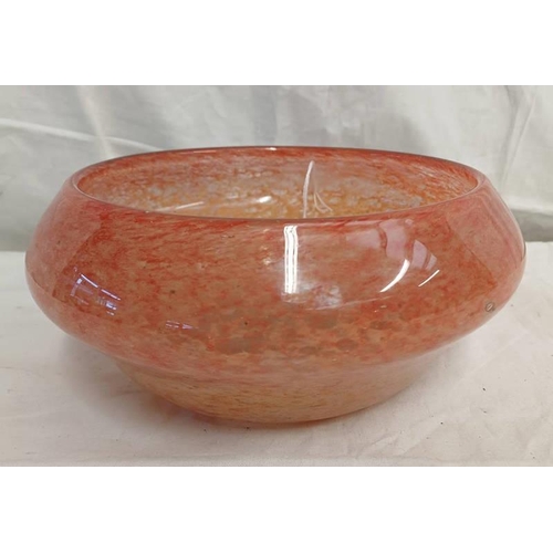 3022 - RED AND ORANGE VASART BOWL WITH VASART MARK TO BASE, 20CM WIDE