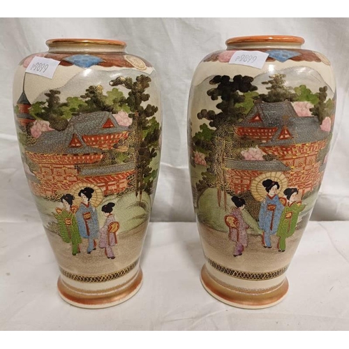 3043 - PAIR OF SATSUMA VASES WITH FIGURAL DECORATION, 18CM TALL