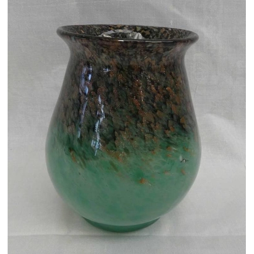 3060 - MONART GREEN AND BLACK GLASS BALUSTER VASE - 17 CM TALL