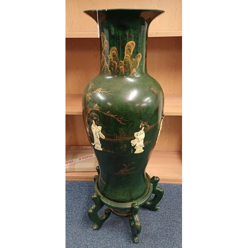 3342 - LARGE GREEN & GILT LACQUER ORIENTAL VASE WITH FIGURAL DECORATION ON HARDWOOD STAND, 92CM TALL