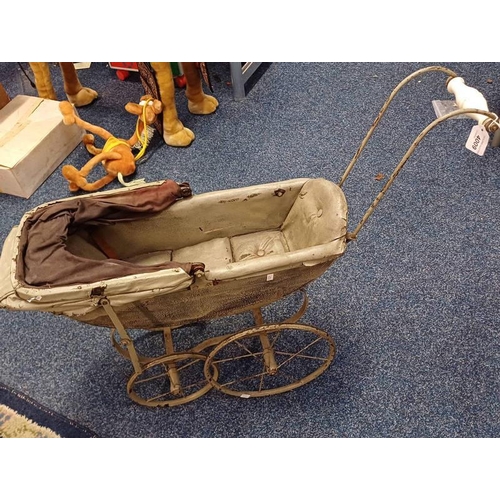 4009 - DOLLS PRAM