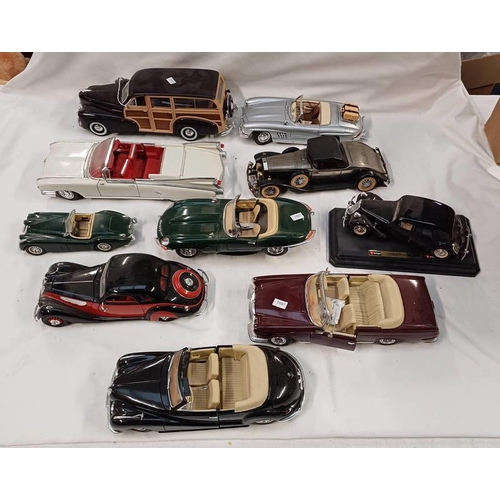 4018 - SELECTION OF BURAGO, MAISTO ETC 1:18/24 SCALE MODEL VEHICLES INCLUDING 1948 CHEVROLET FLEETMASTER (W... 