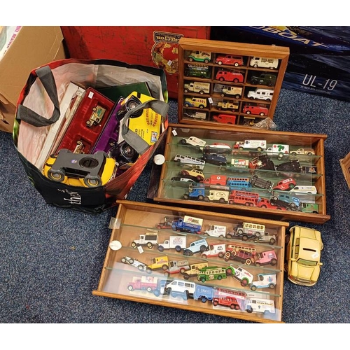 4062 - VARIOUS LLEDO MODEL VEHICLES IN DISPLAY CASE TOGETHER WITH OTHER LOOSE MODELS