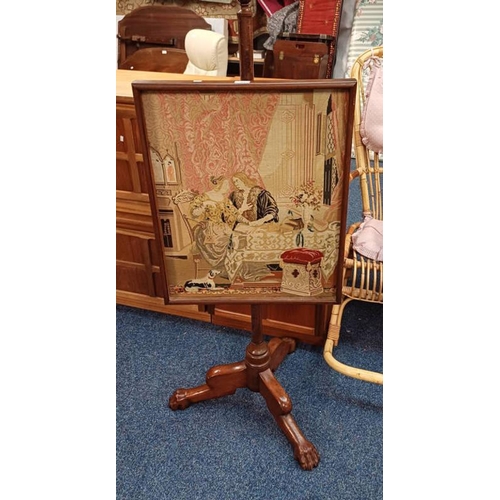 44 - 19TH CENTURY MAHOGANY POLE SCREEN WITH CLASSICAL SCENE TAPESTRY & 3 SPREADING SUPPORTS WITH PAW FEET