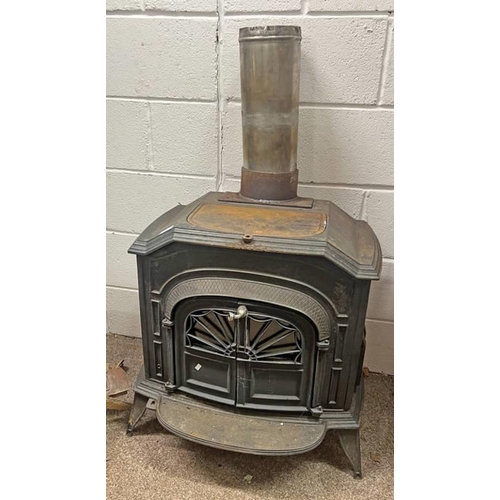 6001 - LARGE CAST IRON WOOD / LOG BURNING FIRE PLACE / STOVE WITH DOUBLE FRONT DOORS AND A FLAT TOP