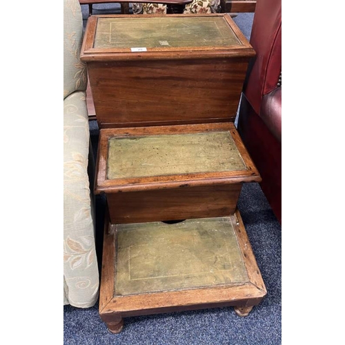 75 - EARLY 19TH CENTURY MAHOGANY BED STEPS ON RING TURNED SUPPORTS - 65CM TALL