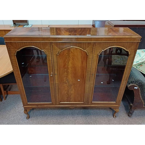 96 - 20TH CENTURY MAHOGANY DISPLAY CABINET WITH CENTRALLY SET PANEL DOOR FLANKED BY 2 GLAZED PANEL DOORS ... 