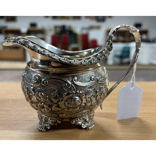 3235 - GEORGE III SILVER FOLIATE EMBOSSED SAUCE BOAT ON PAW FEET BY JOSEPH BRADLEY, LONDON 1821 - 215G