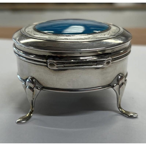 3240 - GEORGE V SILVER & ENAMEL CIRCULAR RING BOX ON 3 SPLAYED SUPPORTS, THE LID WITH AN AZURE BLUE  ENAMEL... 