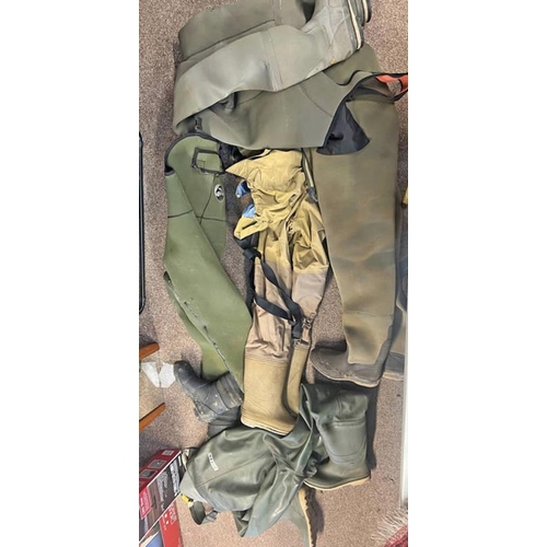 1012 - SNOWBEE SIZE 9 WADERS, DIAWA SIZE 27CM WADERS AND 3 OTHERS  -5-
