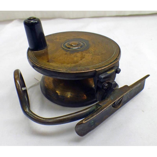 1067 - 3 ¼'' MALLOCH'S PATENT BRASS SIDE-CASTING REEL, RETAILED BY CHARLES FARLOW & CO, LONDON