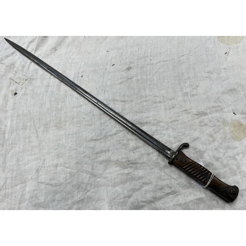 1120 - GERMAN MODEL 1898 SWORD BAYONET, SECOND PATTERN WITH 52CM LONG QUILL BACK BLADE STAMPED WKC SOLINGEN... 