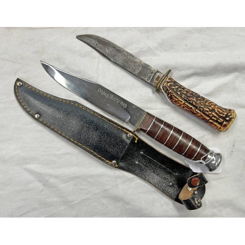 1124 - ORIGINAL BOWIE KNIFE BY SOLAR WITH 15.5 CM LONG BLADE WITH ITS SCABBARD AND ONE OTHER KNIFE -2 -
