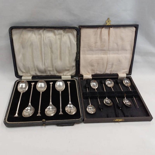 149 - CASED SET OF 6 SILVER SEAL END TEASPOONS & CASED SET OF 6 SILVER COFFEE SPOONS - 85G