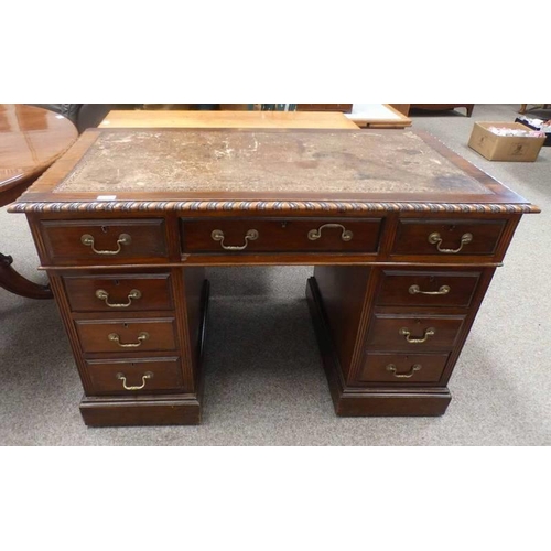 5003 - MAHOGANY TWIN PEDESTAL DESK WITH LEATHER INSET TOP, 3 FRIEZE DRAWERS & 2 STACKS OF 3 DRAWERS, 121CM ... 