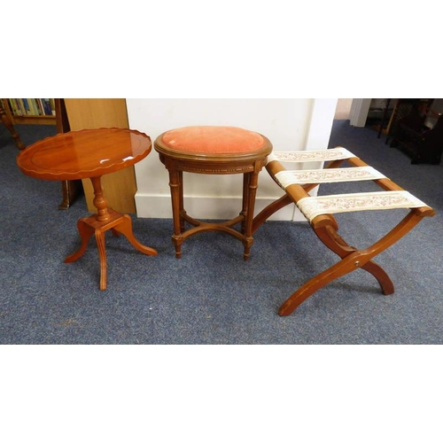 5024 - 20TH CENTURY WALNUT FRAMED OVAL STOOL ON REEDED SUPPORTS, MAHOGANY LUGGAGE STAND & YEW WOOD TABLE