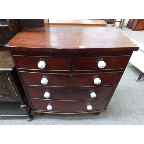 5076 - 19TH CENTURY MAHOGANY BOW FRONT CHEST OF 2 SHORT OVER 3 LONG DRAWERS, 109CM TALL