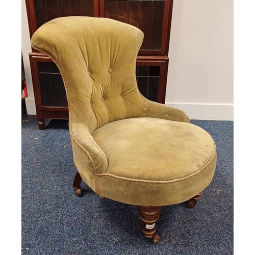 5084 - 19TH CENTURY OVERSTUFFED BUTTON BACK LADIES CHAIR ON REEDED MAHOGANY SUPPORTS.