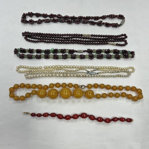 688 - GREEN HARDSTONE & BEAD NECKLACE, GARNET BEAD NECKLACES, ETC