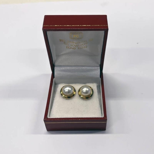 690 - 14K GOLD MABE STYLE PEARL EARSTUDS IN A PETER CHEN HONG KONG BOX