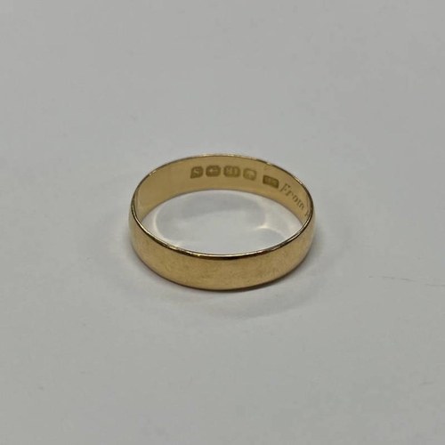 7 - 18CT GOLD WEDDING BAND - RING SIZE W, 4.0 G