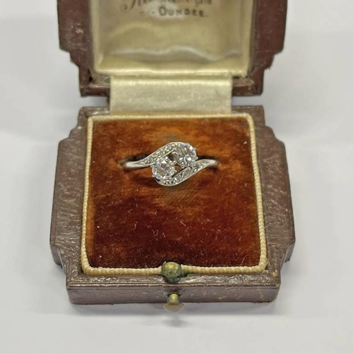 700 - EARLY 20TH CENTURY DIAMOND 2-STONE TWIST RING WITH DIAMOND SET SHOULDERS, THE PRINCIPAL DIAMONDS APP... 