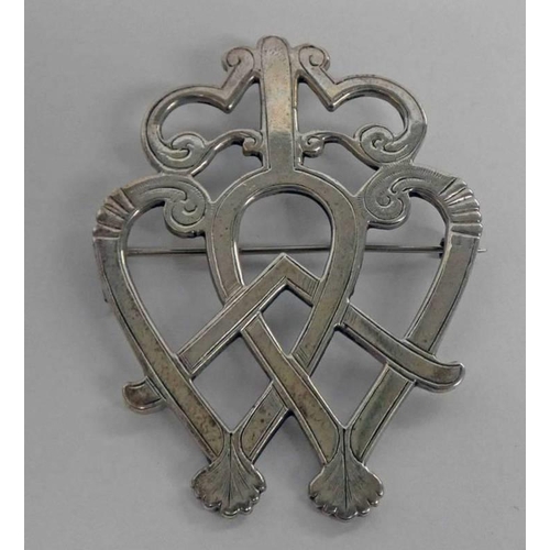 96 - WHITE METAL 19TH CENTURY LUCKENBOOTH BROOCH 6CM