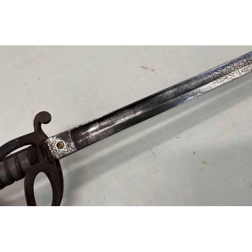 1180 - VICTORIAN ROYAL ARTILLERY OFFICERS SWORD BY HAWKES & CO LONDON WITH 88.5CM LONG SINGLE EDGE STEEL BL... 