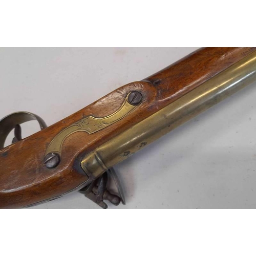 1234 - FLINTLOCK BLUNDERBUSS BY NOCK WITH A 31.5CM LONG BRASS BARREL MARKED 'SAFE WILKES LONDON', LOCK SIGN... 