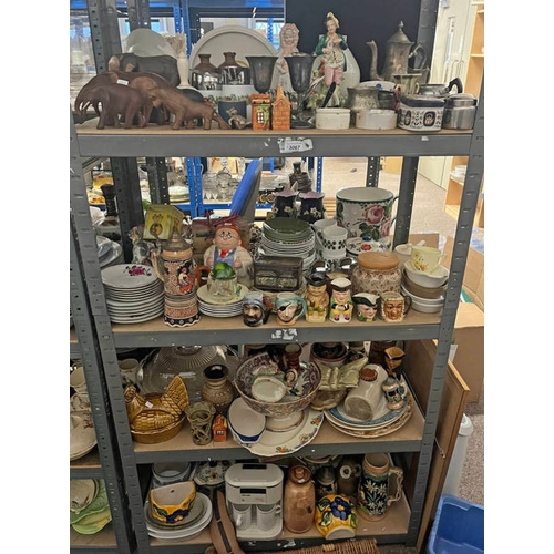 3067 - PICNIC HAMPER SELECTION, VARIOUS TOBY JUGS, PORCELAIN, WOODEN ELEPHANTS, GLASS, ETC ON 4 SHELVES