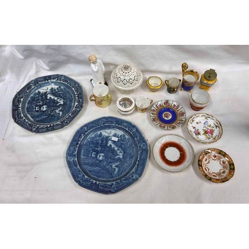 PAIR OF EARLY 19TH CENTURY PEARLWARE BLUE & WHITE PLATES, ROYAL ...