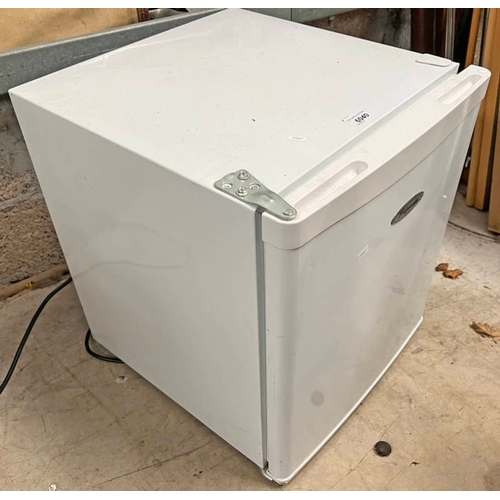 6040 - FRIDGEMASTER FREEZER