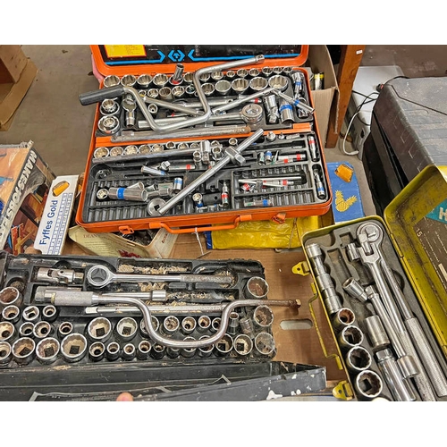 6059 - SELECTION OF SOCKET SETS IN ONE BOX