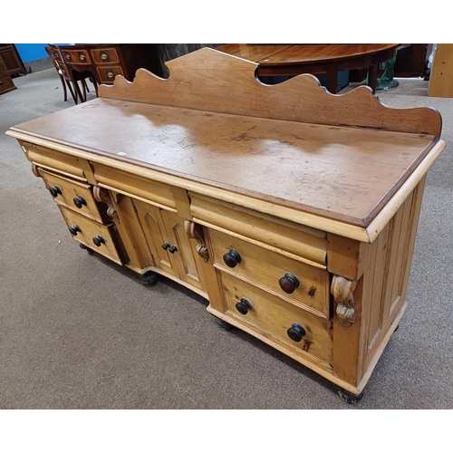 5025 - 19TH CENTURY PINE DRESSER WITH 3 FRIEZE DRAWERS OVER 2 CENTRALLY SET PANEL DOORS FLANKED BY 2 PAIRS ... 