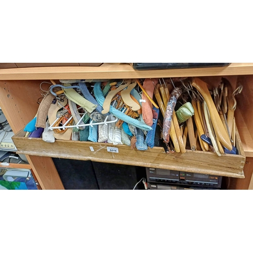 6016 - GOOD SELECTION OF CLOTHES HANGERS