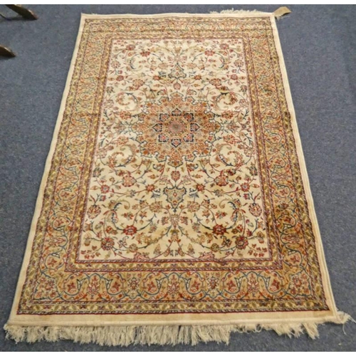 1437 - IVORY GROUND FULL PILE CASHMERE RUG WITH MEDALLION DESIGN - 170 X 117 CM