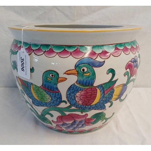 3006 - CHINESE JARDINIERE WITH LOVEBIRD DECORATION, 20CM TALL
