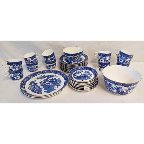 3040 - SELECTION OF BLUE & WHITE ROYAL WORCESTER TEAWARE