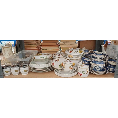 3063 - EXCELLENT SELECTION OF ROYAL WORCESTER EVESHAM BOWLS, PLATES, LIDDED BOWLS, ETC, BOOTHS BLUE & WHITE... 