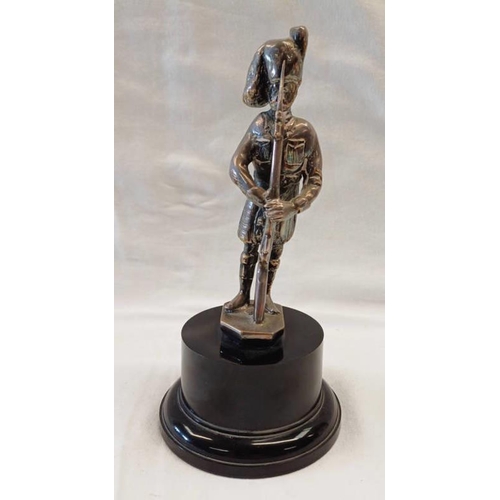 3122A - SILVER PLATED FIGURE OF MILITARY GUARDSMAN IN KILT